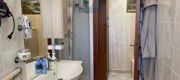 Apartamento de 3 divisões em Monterotondo, Italy N.º 32186 15