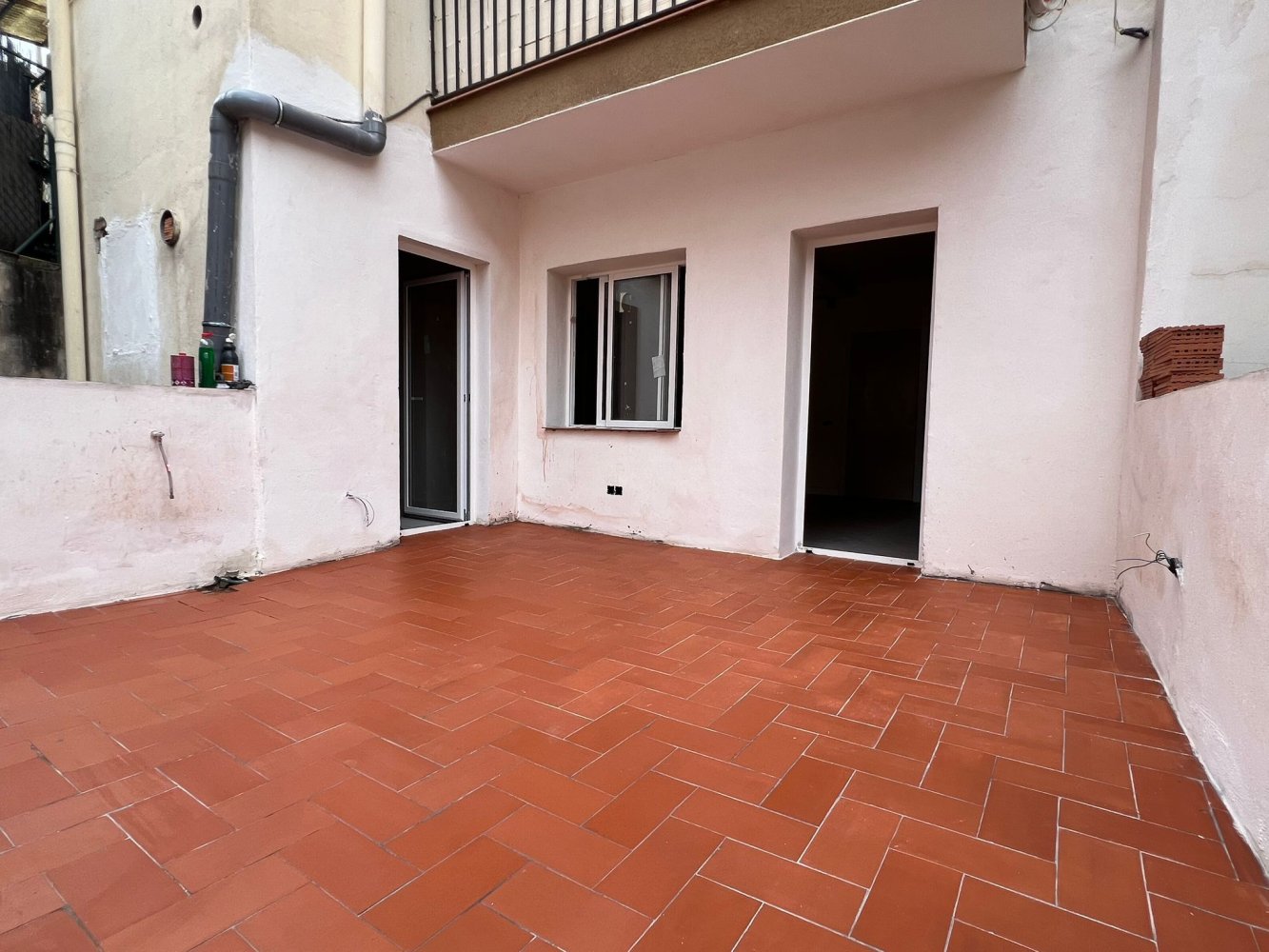 2 غرف نوم شقة في Cornella De Llobregat, Spain رقم 174359