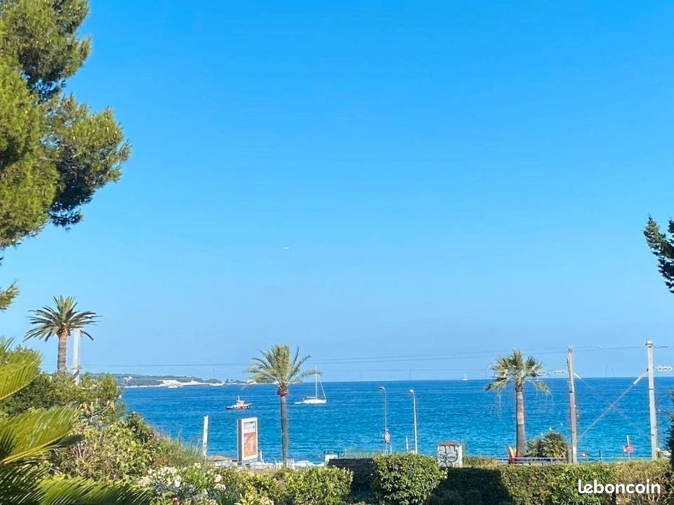 Villa de 3 habitaciónes en Vallauris, France No. 301102