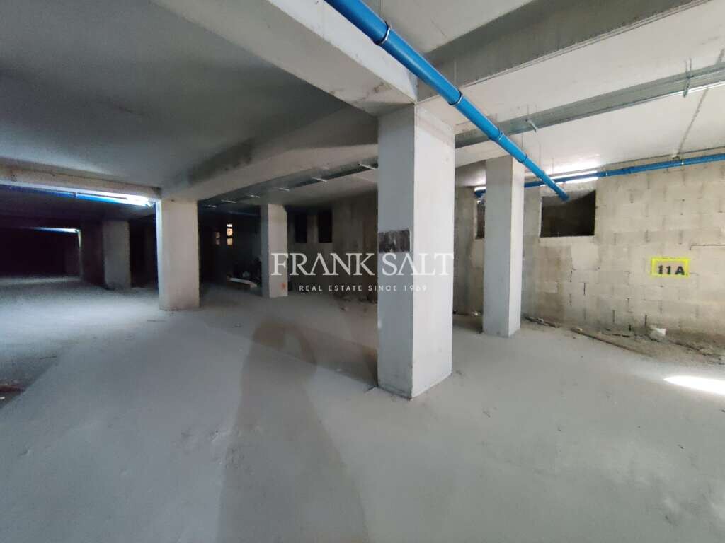 Büro in Msida, Malta 7502m², Nr. 13281