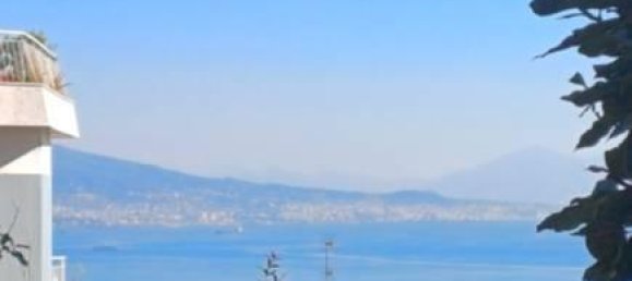 6 rooms Apartment in Naples, Italy No. 27991 4