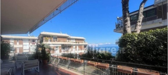 6 rooms Apartment in Naples, Italy No. 27991 2
