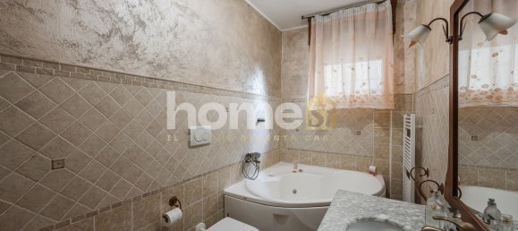 3 bedrooms Apartment in Reggio Emilia, Italy No. 346654 15