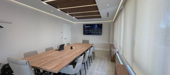 6 bedrooms Apartment in Madrid, Spain No. 134714 3