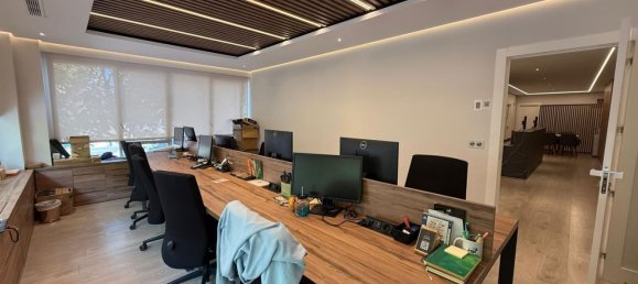 6 bedrooms Apartment in Madrid, Spain No. 134714 18