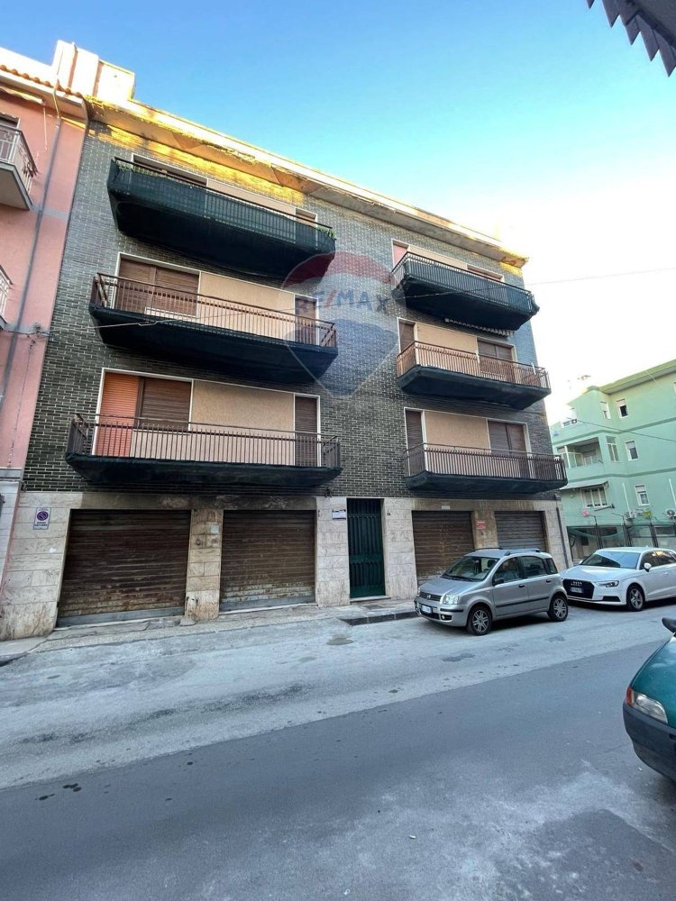 5 rooms Apartment in Augusta, Italy No. 102633