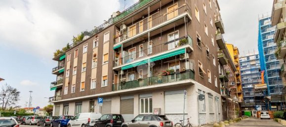 2 rooms Apartment in Milan, Italy No. 240574 16