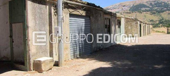 Коммерческая недвижимость 1120м² в Корлеоне, Италия № 289395 4