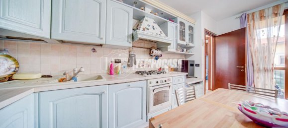 3 rooms Apartment in Vergiate, Italy No. 143310 4