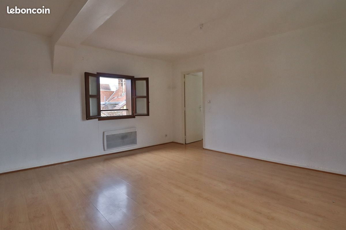 Apartamento de 2 dormitorios en Troyes, France No. 272070