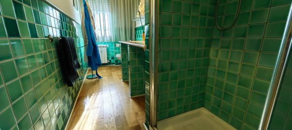 5 rooms Apartment in Prato, Italy No. 34698 8