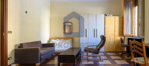2 bedrooms Apartment in Florence, Italy No. 324445 4