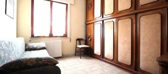 3 rooms Apartment in Gasperina, Italy No. 283284 10