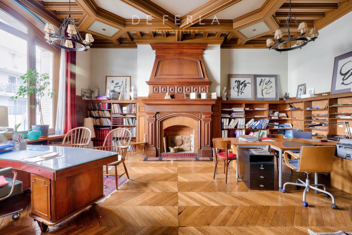 15 bedrooms House in Paris, France No. 170240