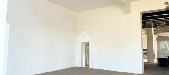 Entrepôt à San Severo, Italy 348m² No. 277490 5