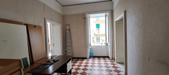 6 rooms Apartment in Naples, Italy No. 31548 10