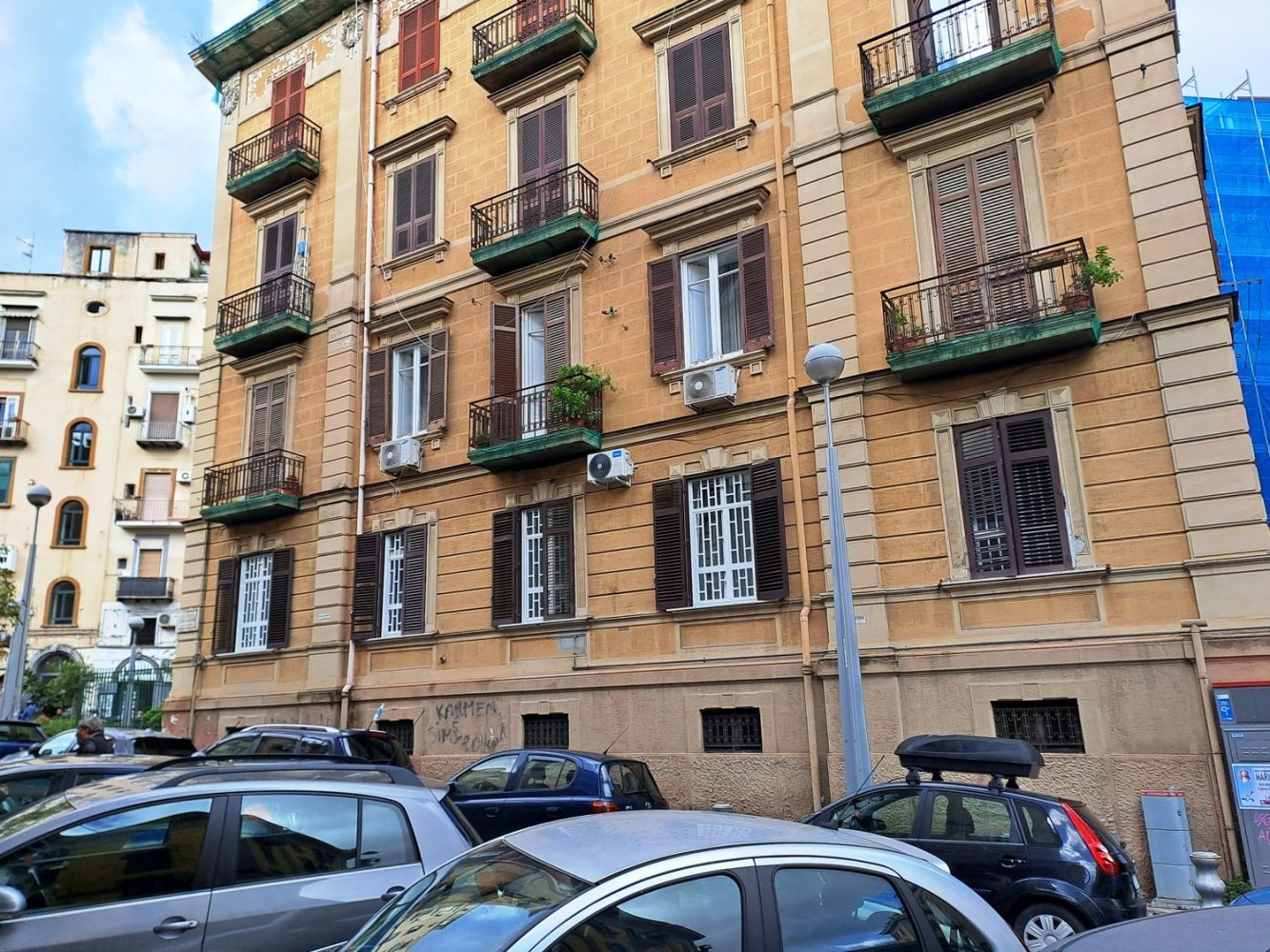 6 rooms Apartment in Naples, Italy No. 31548