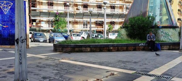 6 rooms Apartment in Naples, Italy No. 31548 3