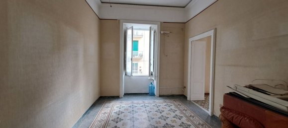 6 rooms Apartment in Naples, Italy No. 31548 9