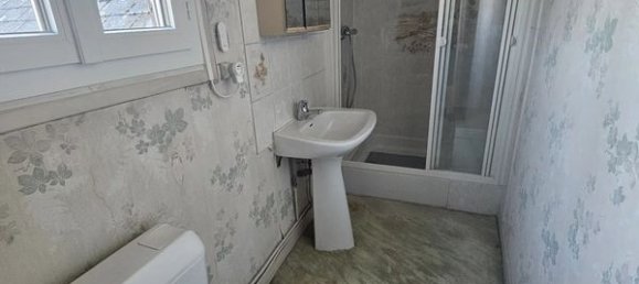 3 bedrooms House in Evreux, France No. 356222 9