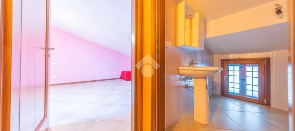 2 bedrooms Apartment in Rome, Italy No. 57345 16