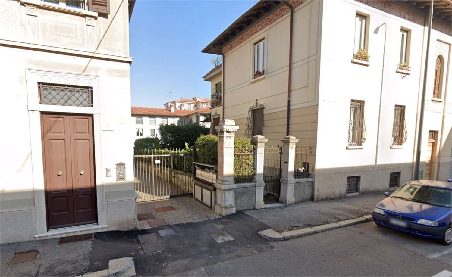 90m² Office in Brescia, Italy No. 332655