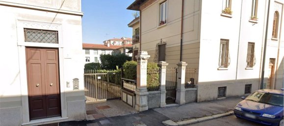 90m² Office in Brescia, Italy No. 332655 9