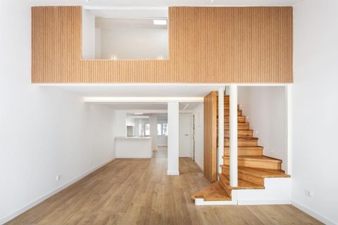 3 bedrooms Duplex in Lisbon, Portugal No. 281120