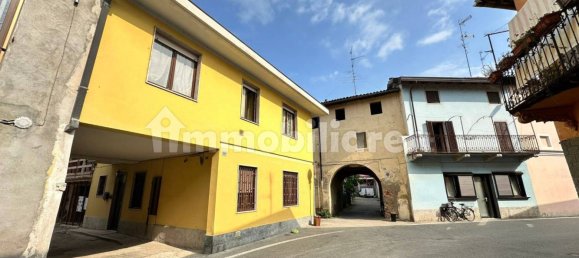 2 bedrooms Apartment in Cameri, Italy No. 319572 3