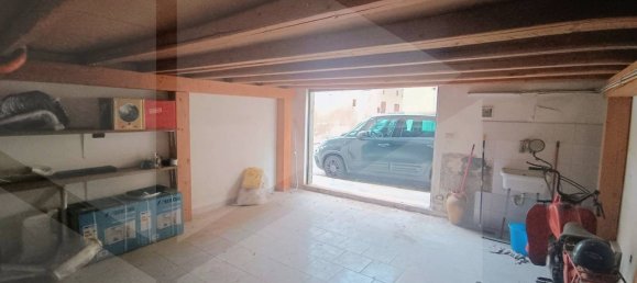 Склад с 2 комнатами в Полиньяно а Маре, Италия № 20012 8