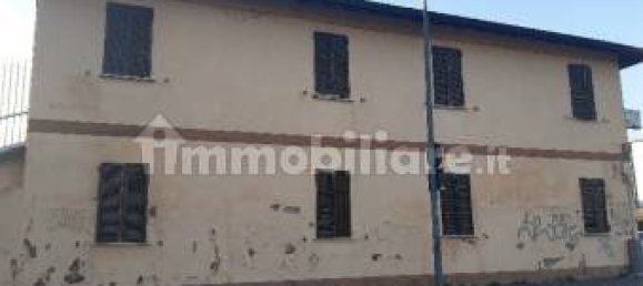 Здание с 4 спальнями в Милан, Италия № 259887 3