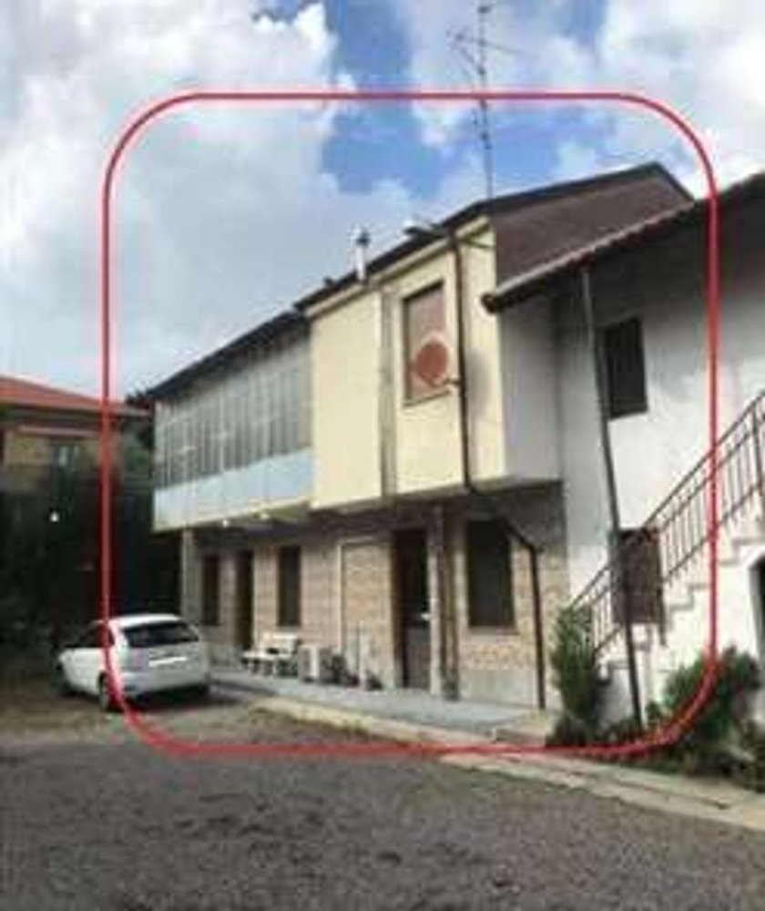 6 rooms Apartment in Buscate, Italy No. 94376
