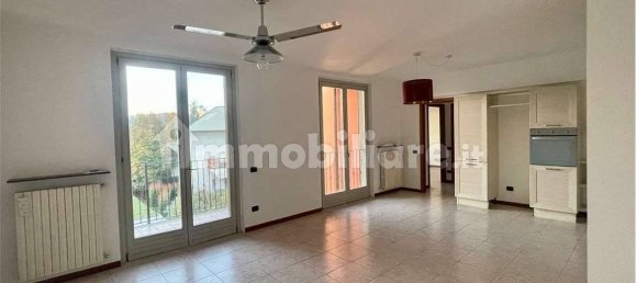 2 bedrooms Apartment in Carugo, Italy No. 266565 2