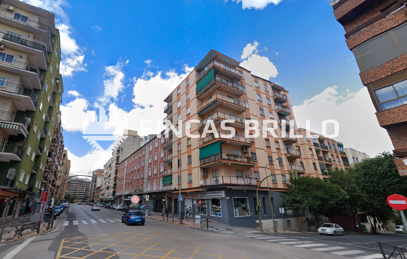 Квартира с 4 спальнями в Касерес, Испания № 218415