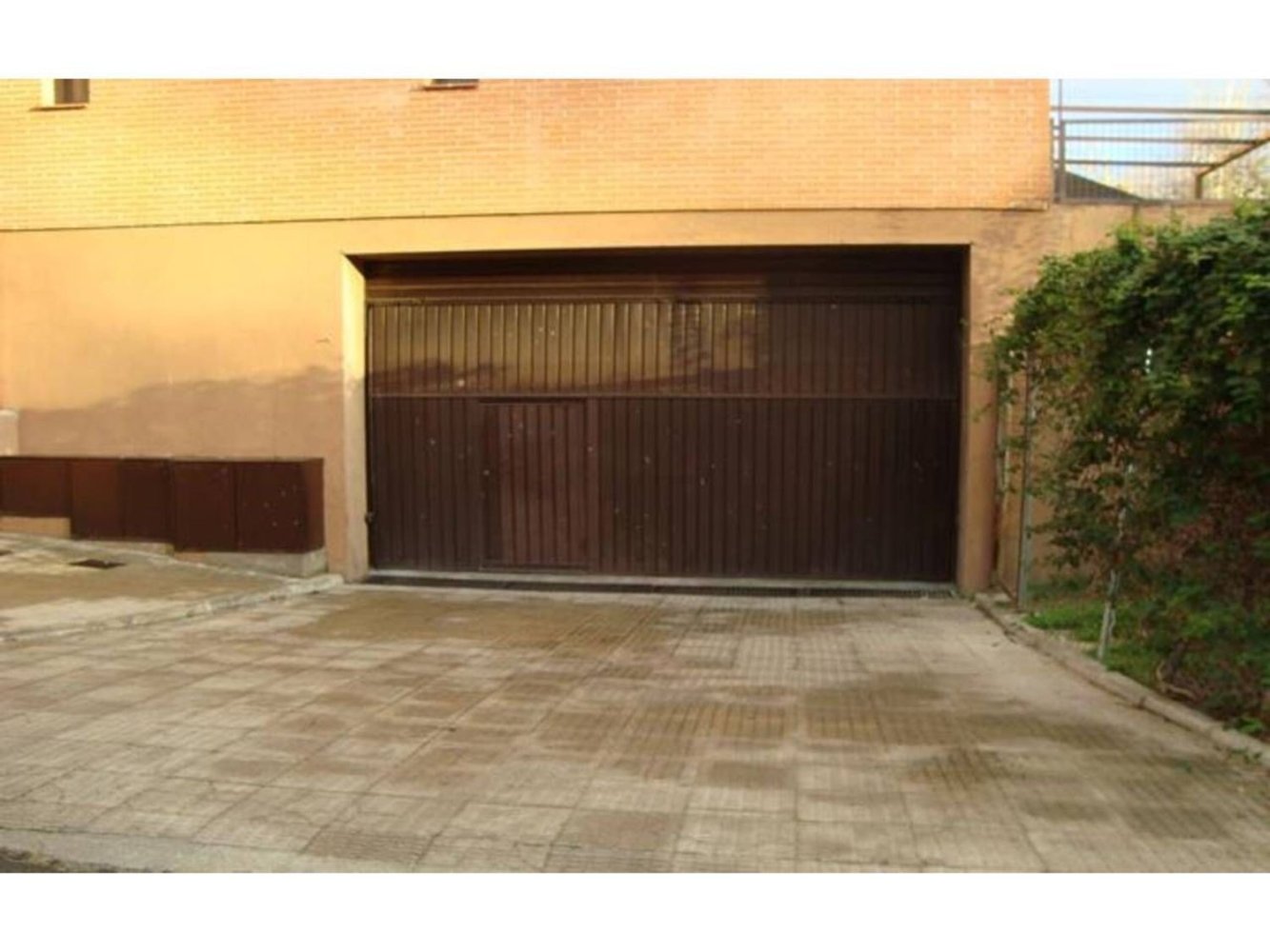 16m² Garage in Las Rozas de Madrid, Spain No. 252132