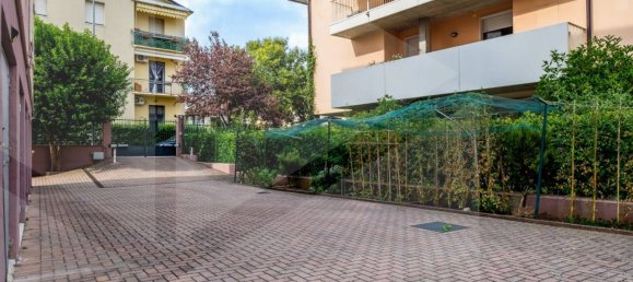 4-salle Appartement à Verona, Italy No. 24655 10