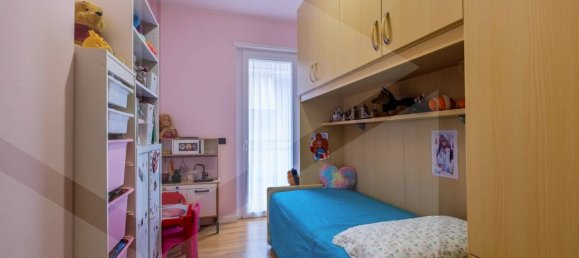 4-salle Appartement à Verona, Italy No. 24655 7