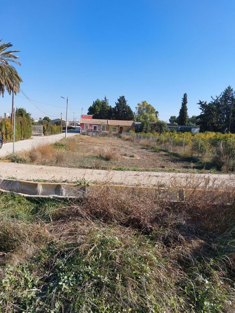 Земельный участок в Лас Торрес де Котильяс, Испания № 166265