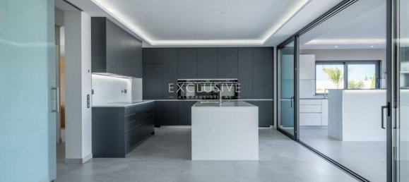 Вилла с 5 спальнями в Лагуш, Португалия № 7537 6