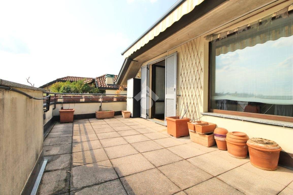 Apartamento T2 em Mariano Comense, Italy N.º 282288