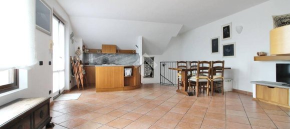 Apartamento T2 em Mariano Comense, Italy N.º 282288 27