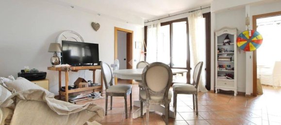 Apartamento T2 em Mariano Comense, Italy N.º 282288 12