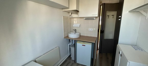 Studio in Paris, France No. 181548 2