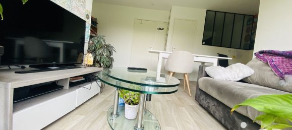 1 bedroom Apartment in Yerres, France No. 320575 2