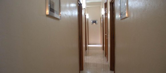 Дом с 11 комнатами в Лингуаглосса, Италия № 32136 19