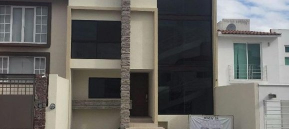 Casa de 3 dormitorios en Querétaro, Mexico No. 187042 2