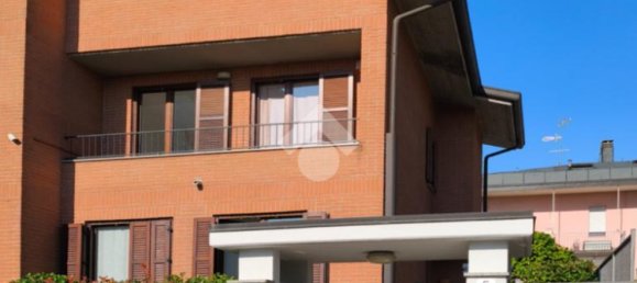 3 bedrooms Villa in Cormano, Italy No. 268813 3