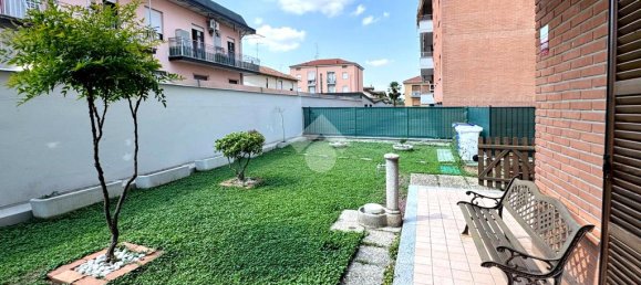 3 bedrooms Villa in Cormano, Italy No. 268813 9