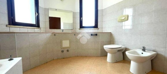 2 bedrooms House in Cremona, Italy No. 285521 33