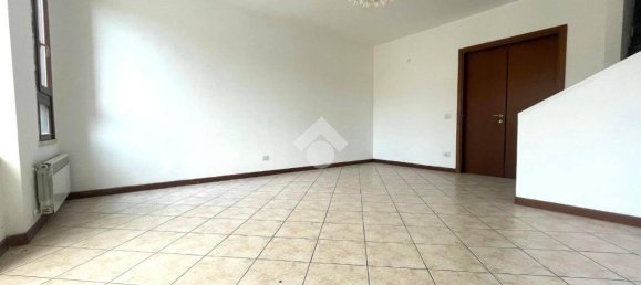 2 bedrooms House in Cremona, Italy No. 285521 18